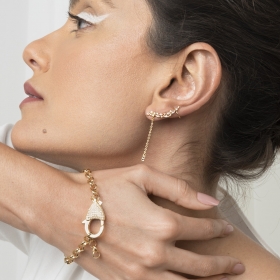 Brinco Ear Cuff com Zircônias Navetes Brancas Folheado a Ouro