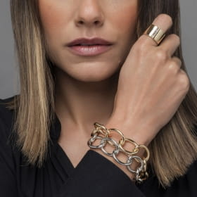 Pulseira com Elos Ovais Lisos e Fecho Boia Folheada a Ouro