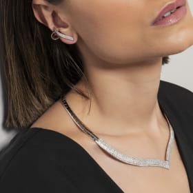 Brinco Ear Cuff Curvo com Zircônias Brancas Folheado a Ródio