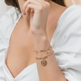 Pulseira com Pingente de Moeda Lisa Folheada a Ouro
