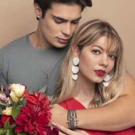 Pulseira Regulável com Pingente Flor de Lis em Aço