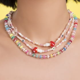 Colar com Pingente de Cogumelo e Flores Banhado a Ouro