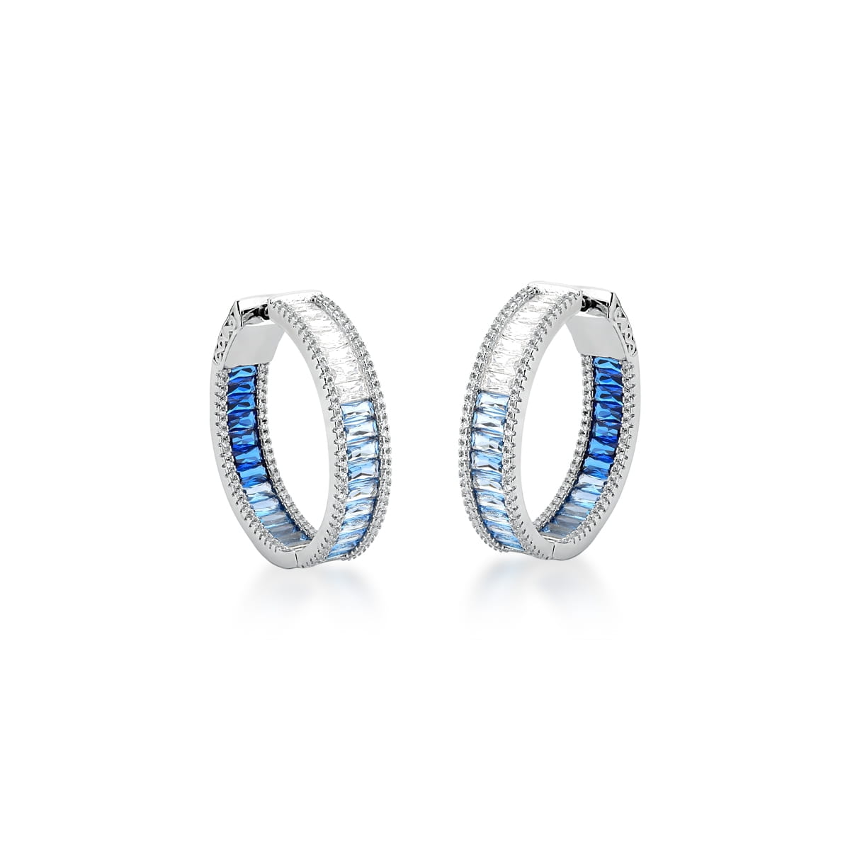 Argola com Cristais Retangulares Azul Banhada a Ródio