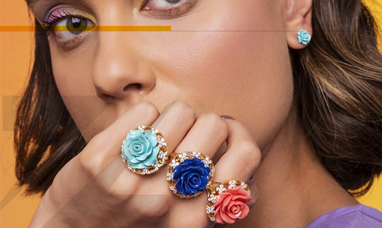 Qual a forma correta de escrever: semi joias ou semijoias?