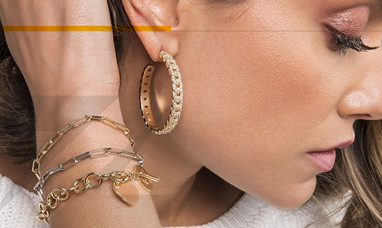 Brincos de argola, anéis e pulseiras: como fazer uma venda casada.