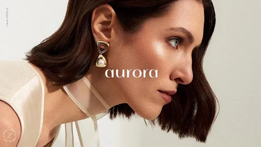 Coleção Aurora: joias com pérolas e formas geométricas