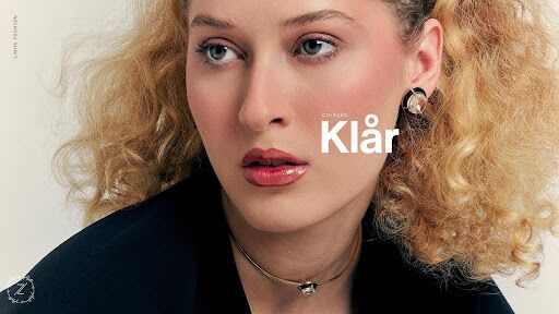 Esmaltação preta e cristais transparentes na Coleção Klår