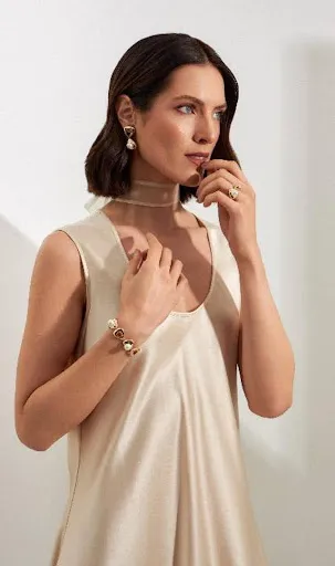 Coleção Aurora: joias com pérolas e formas geométricas