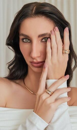 Coleção Aria: semijoias douradas cravejadas com zircônias