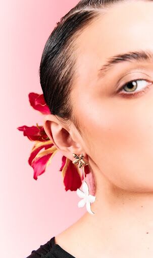 Pulseira, brinco de flor e muito mais na Coleção Rosalia!