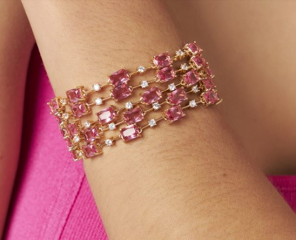 Viva magenta - tendências de joias para 2023