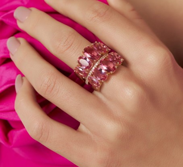 Viva magenta - tendências de joias para 2023