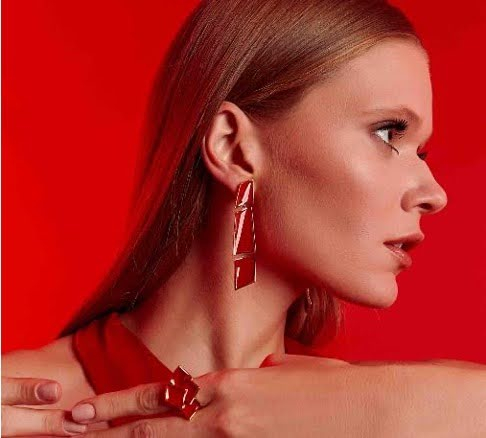 Coleção Scarlet e o poder da cor vermelha