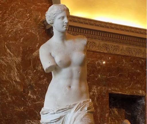 Coleção Venus, repleta de cravações em zircônias