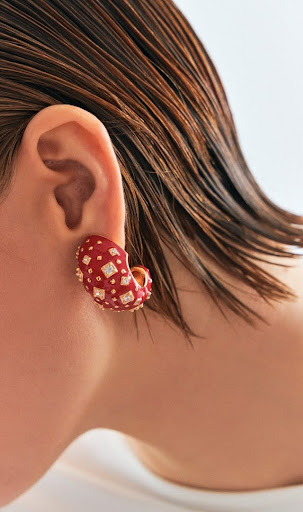 Esmaltado vermelho com zircônias: destaque da Coleção Orion