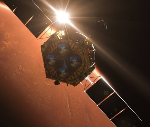 O dourado liso em destaque na Coleção Everlast