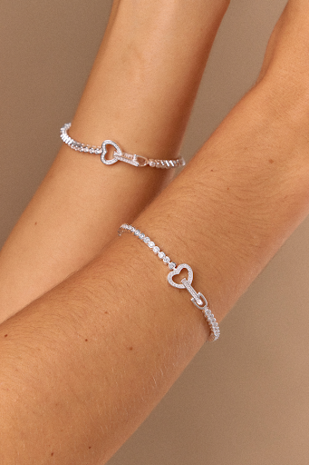 Prata 925 e banho de ródio: qualidade e brilho nas semijoias