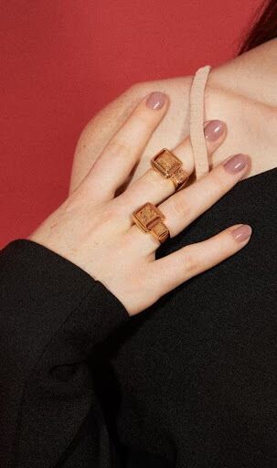 Coleção Mocca: elegância em joias com design geométrico!