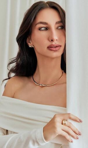 Coleção Aria: semijoias douradas cravejadas com zircônias