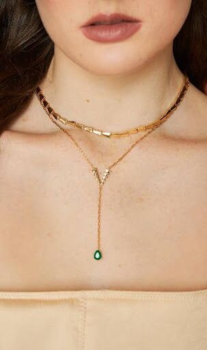 Steps: joias com metal texturizado e cristal esmeralda!