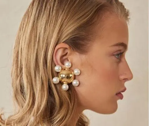 Coleção Aurora: joias com pérolas e formas geométricas