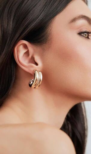 Coleção Aria: semijoias douradas cravejadas com zircônias