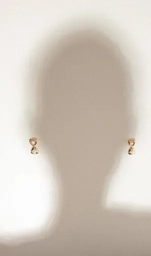 Coleção Aurora: joias com pérolas e formas geométricas