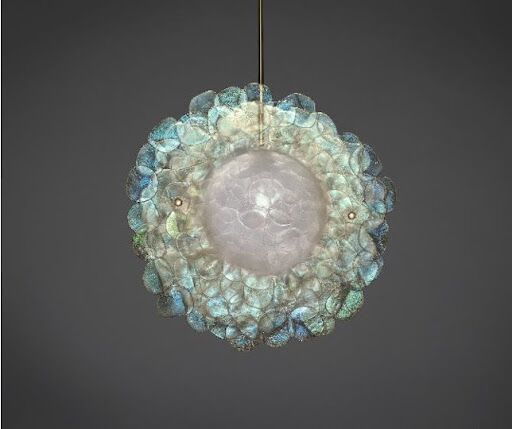 Esmaltação preta e cristais transparentes na Coleção Klår