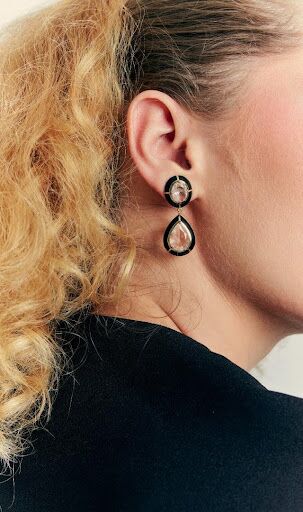 Esmaltação preta e cristais transparentes na Coleção Klår