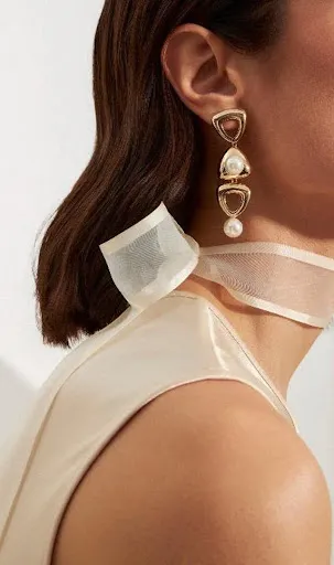 Coleção Aurora: joias com pérolas e formas geométricas