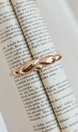 Coleção Aria: semijoias douradas cravejadas com zircônias