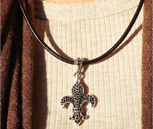 Linha Men: pulseira de couro e pedras naturais são destaque!