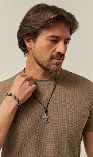 Linha Men: pulseira de couro e pedras naturais são destaque!