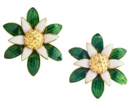 Coleção Alba: joias esmaltadas com flores brancas