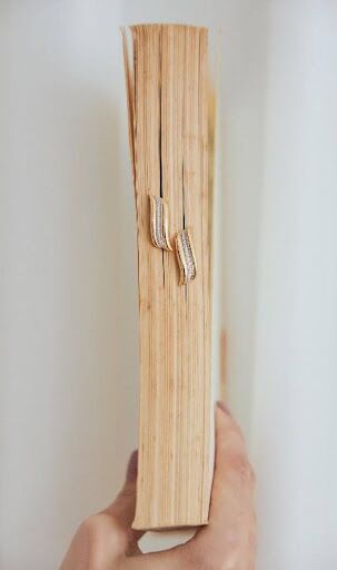 Coleção Aria: semijoias douradas cravejadas com zircônias