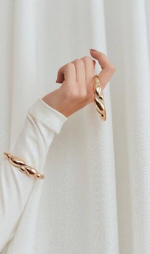 Coleção Aria: semijoias douradas cravejadas com zircônias