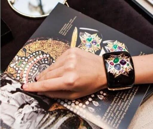 Coleção Mosaico: joias esmaltadas com cristais pretos