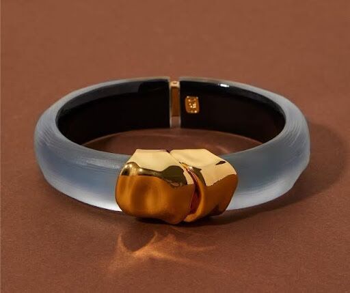 Formas orgânicas e zircônias: o encanto da Coleção Dune