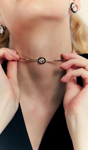 Esmaltação preta e cristais transparentes na Coleção Klår