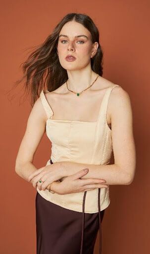 Steps: joias com metal texturizado e cristal esmeralda!