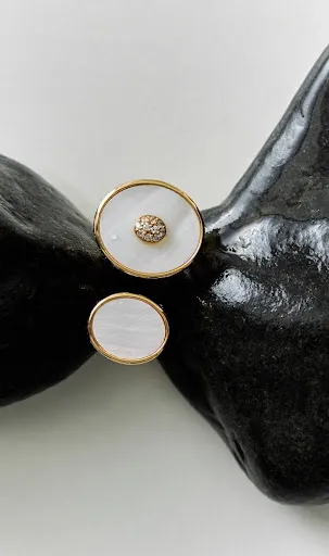 Coleção Bossa 60: luminosidade nas zircônias e madrepérola