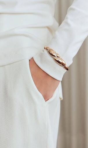 Coleção Aria: semijoias douradas cravejadas com zircônias