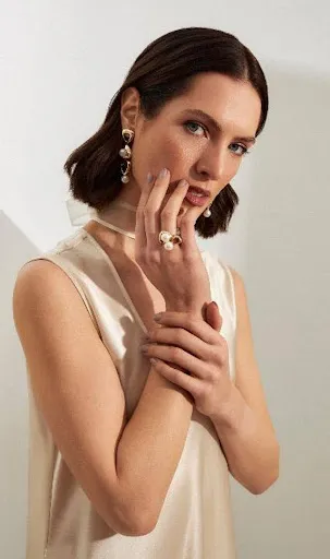 Coleção Aurora: joias com pérolas e formas geométricas