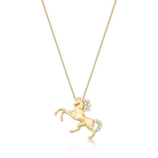 COLAR COM PINGENTE DE CAVALO LISO E ZIRCÔNIAS BANHADO A OURO
