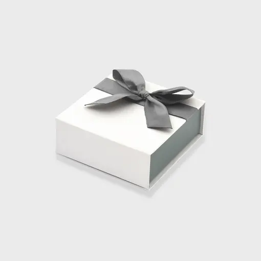 EMBALAGEM DE PAPEL CINZA E BRANCO PARA BRACELETE