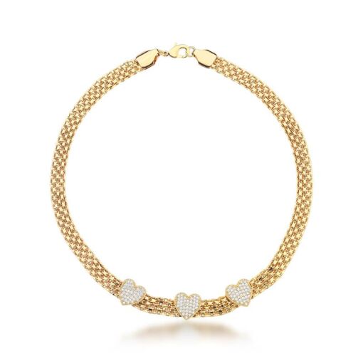 CHOKER EM ELOS COM TRÊS PINGENTES DE CORAÇÕES BANHADA A OURO