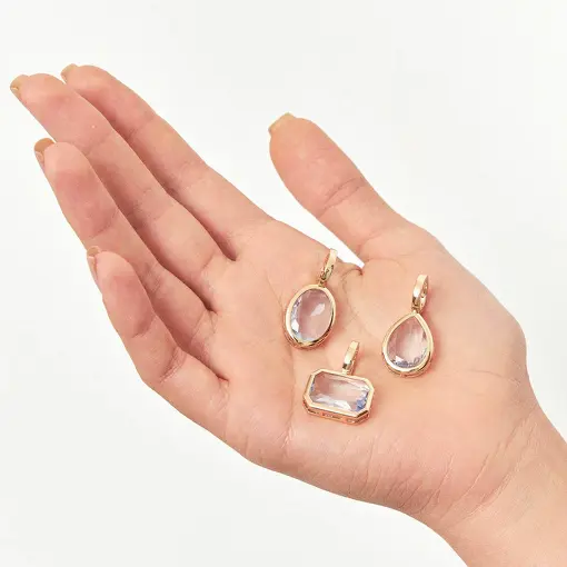 PINGENTE COM CRISTAL OVAL E FECHO