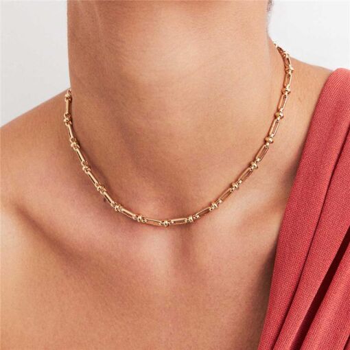COLAR EM ELOS RETANGULARES LISOS BANHADO A OURO