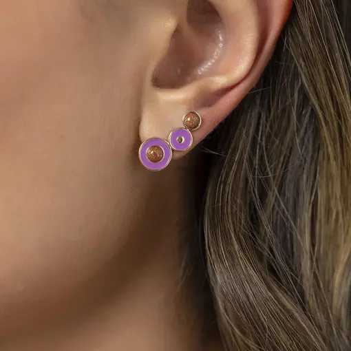 BRINCO EAR CUFF COM PEDRA DO SOL E ESMALTADO BANHADO A OURO
