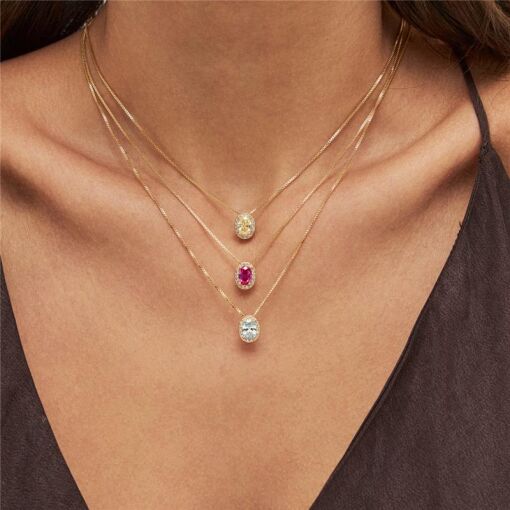 COLAR COM PINGENTE EM CRISTAL OVAL E ZIRCÔNIAS